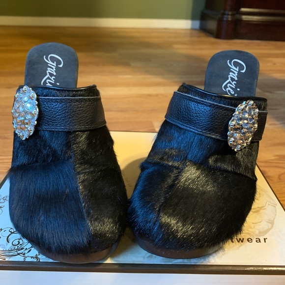 Grazie Shoes - Grazie Black shoes with bling and fur